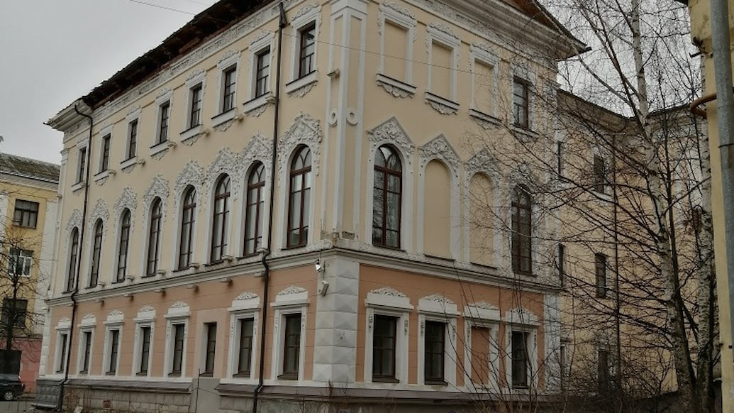 Мэрия Ярославля для пополнения бюджета пытается продать исторические здания, многие из которых в аварийном состоянии